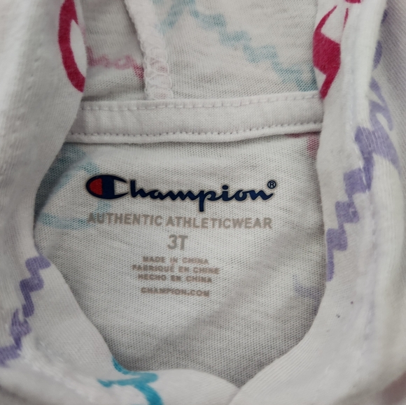 Champion outfit - Picture 7 of 8
